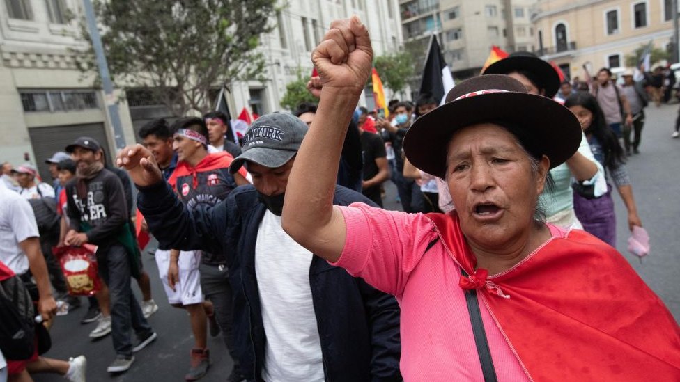 Jornada De La Toma De Lima Termina Con Enfrentamientos E Incendio De