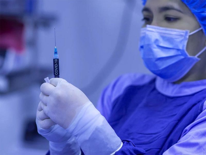 Científica que elaboró vacuna AstraZeneca dice que no sería necesario un refuerzo