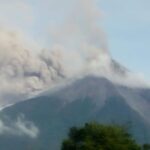 Volcán de Fuego entra en erupción en Guatemala