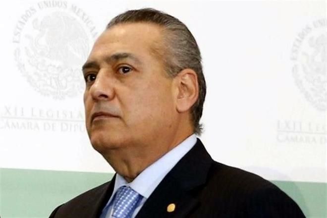 Acusa AMLO que Ancira pagó viáticos a Beltrones