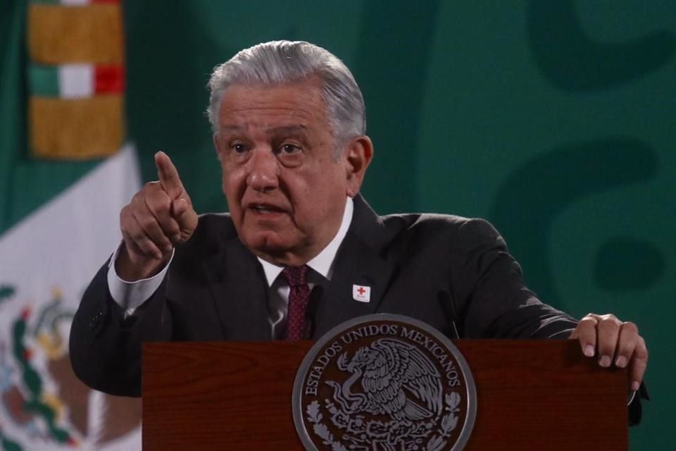 Vox y PAN son lo mismo, casi fascistas.- AMLO