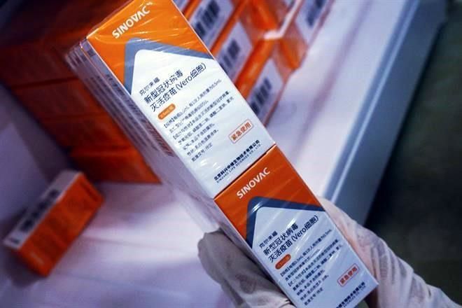Autoriza Chile vacuna Sinovac para niños mayores de 6 años