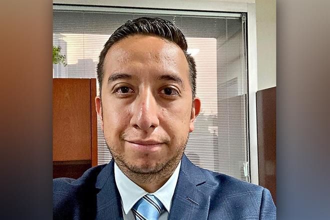 Da Sedena contratos a ‘ayudante’ de AMLO