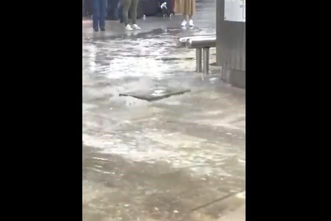 Reportan inundaciones en AICM