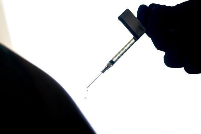 Afirma Pfizer que vacuna es segura en niños de 5 a 11 años