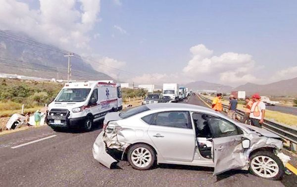Seis lesionados en carreterazo