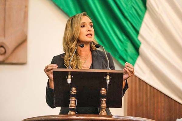 Solicita Legisladora garantizar vacunas