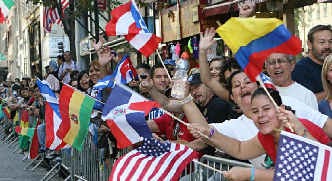 Cuántos hispanos hay en EE.UU., cuánto ganan en promedio y otras cifras en el mes de la Herencia Hispana