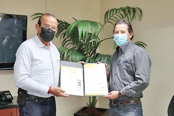 Entregan certificado a empresa saltillense