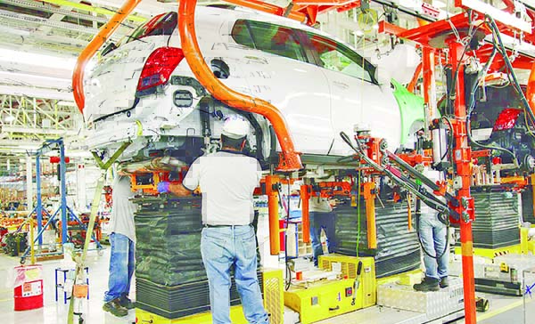 Mantiene GM paro técnico