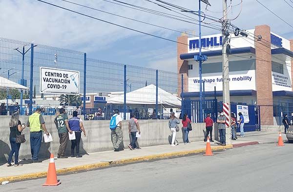 Vacunan en la zona industrial
