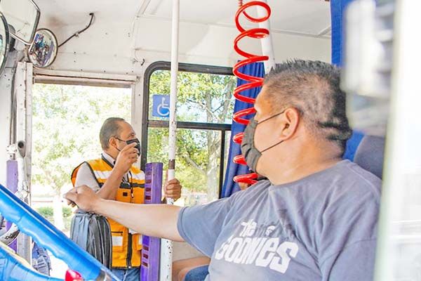 Ignoran el uso de cubrebocas