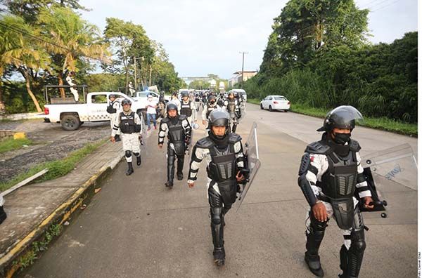 Fracasan operativos y siguen caravanas