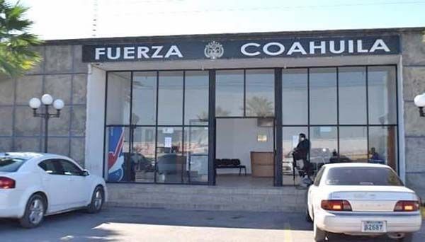 Denuncia mesero a pistoleros ante FGE