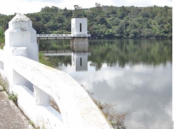 Alertan de inundaciones con 75 presas al tope