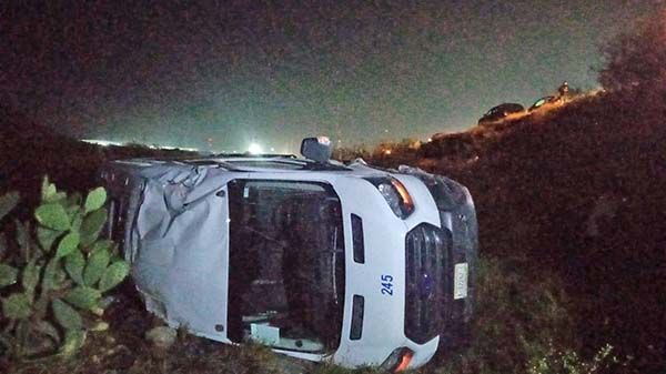 Muere en volcadura