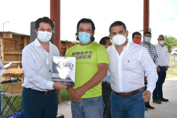 SEVOT COAHUILA ENTREGA TARJETAS ‘TE ECHAMOS LA MANO’ EN MATAMOROS