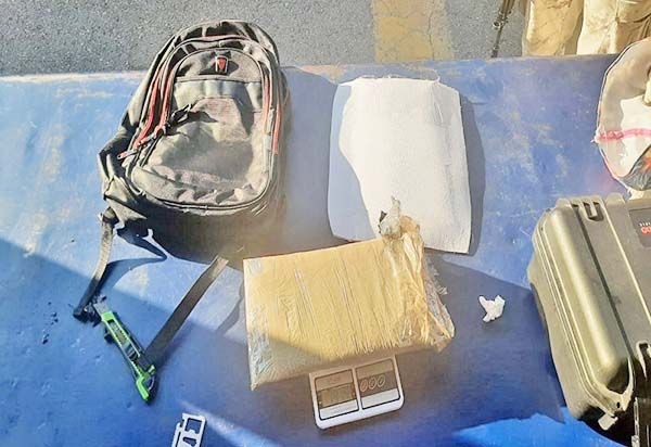 Detienen a mujer; transportaba droga