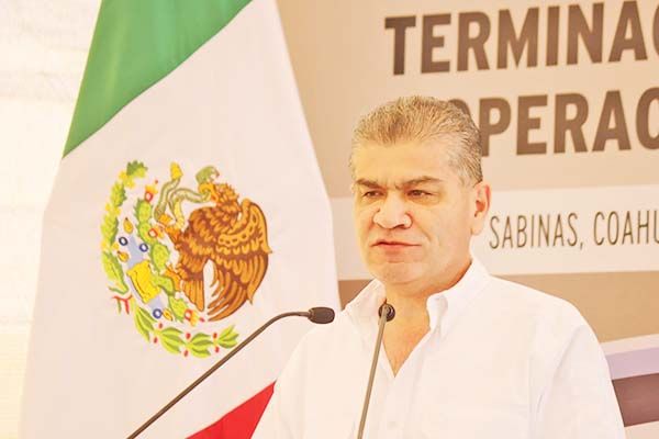 Invita Gobernador a jóvenes a vacunarse