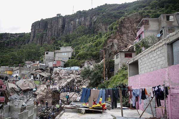 Registran movimientos de tierra en Cerro del Chiquihuite