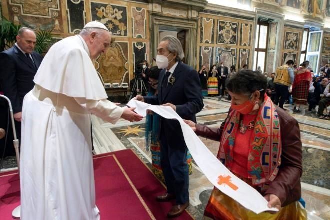 Pide Papa Francisco perdón por abusos a indígenas en Canadá