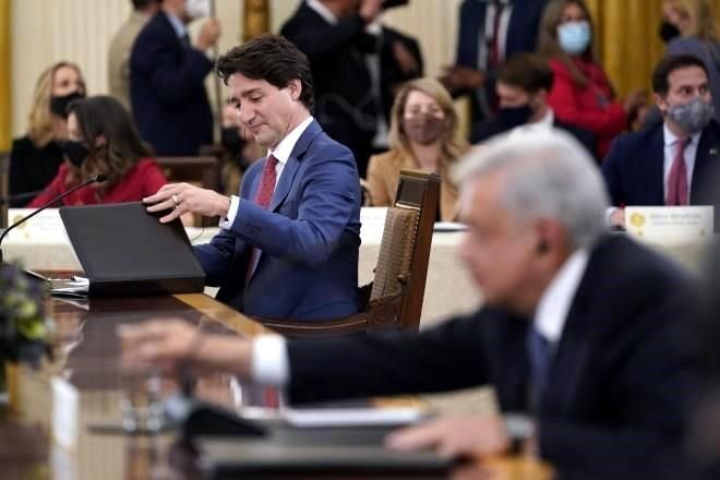 Defiende Trudeau inversiones canadienses en llamada con AMLO