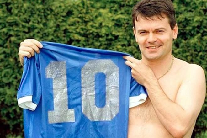 Subastarán playera que Maradona usó ante ingleses