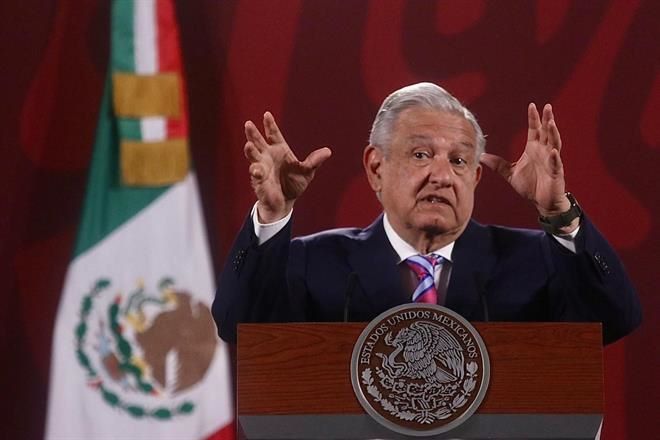 Enfrento resistencias hasta en la SEP.- AMLO