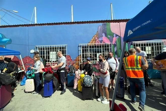 Saturan ucranianos albergue en Tijuana