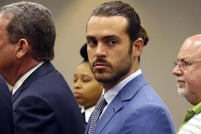 Pese a problemas económicos de Lyle, jueza fija nueva fianza