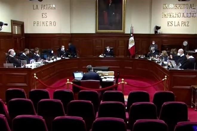 Sobrevive ley eléctrica de AMLO en la Corte