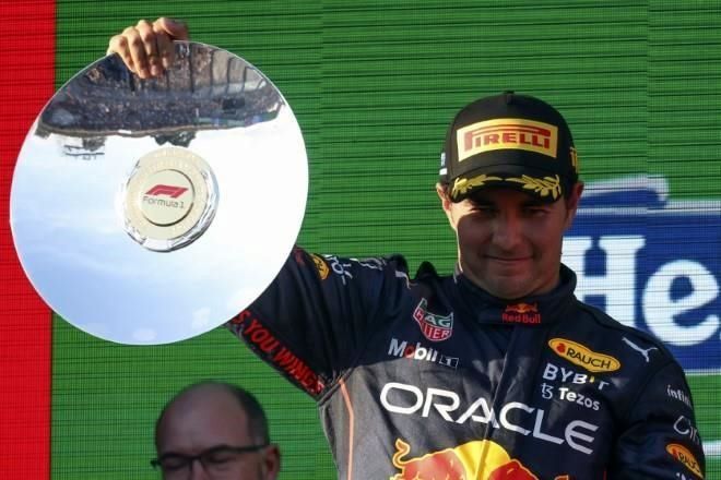 Rebasa Sergio Pérez al campeón de la F1