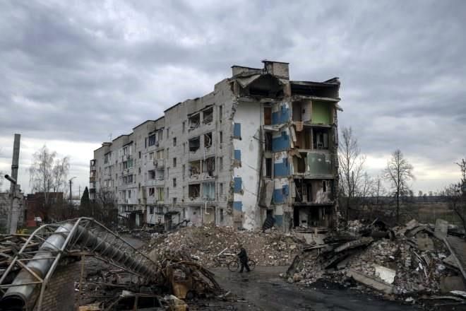 Amaga Rusia con más ataques en Kiev por hundimiento de buque