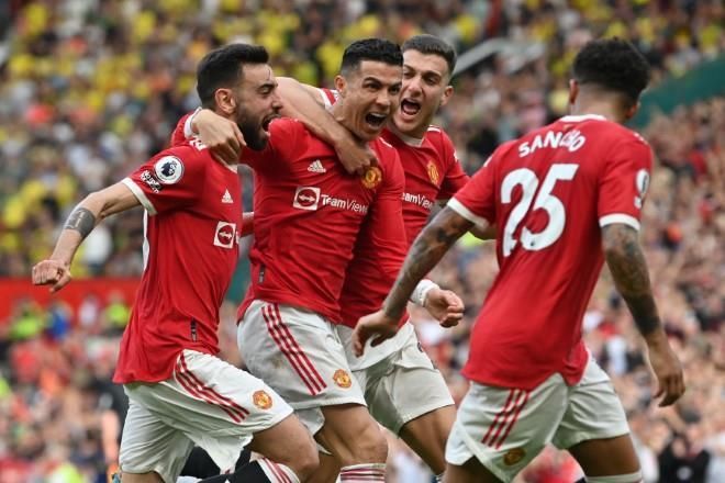 Marca CR7 hat-trick con el Manchester United