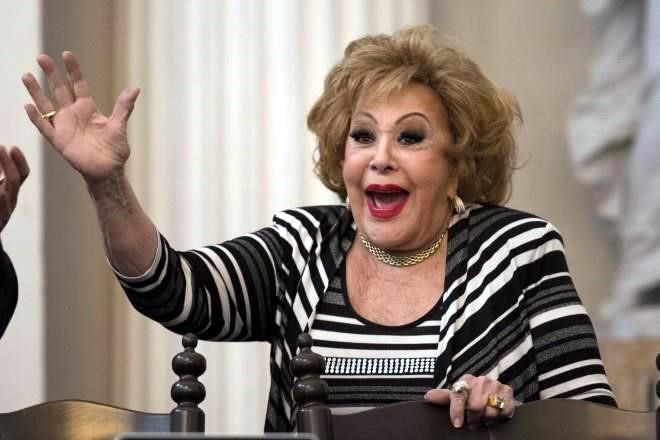 Le roban a Silvia Pinal sus ¡joyas falsas!