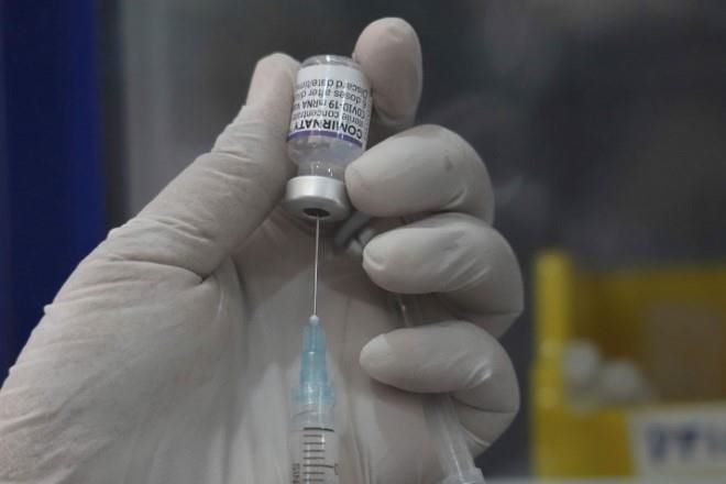 Prevén aplicar Pfizer y vacuna cubana a niños