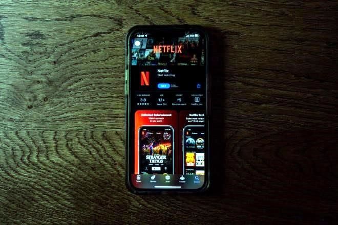 Cae Netflix 35%; recortaría 50 mil mdd de su valor