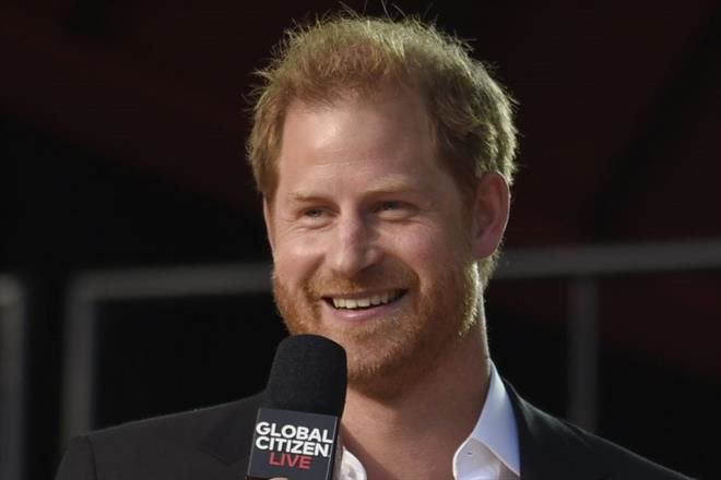 Príncipe Enrique, feliz de reunirse con la Reina
