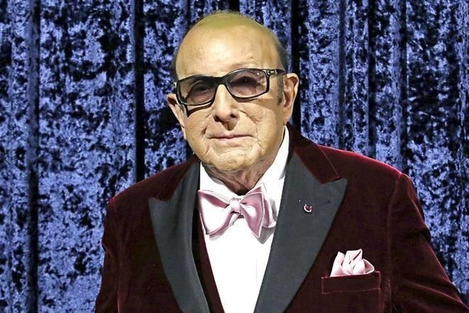 Clive Davis revive en serie a Prince y… más famosos