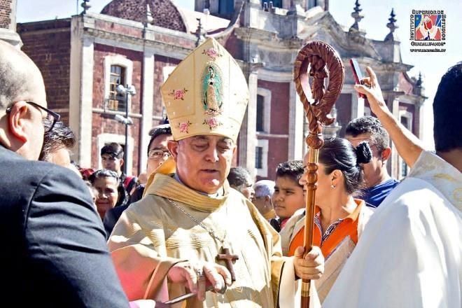 Se jubila entre Dios, los narcos y Rubén Figueroa