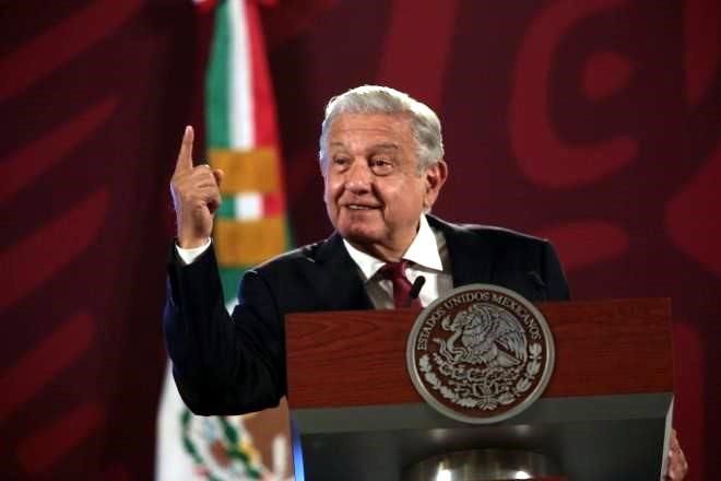 Gastarán doble en traslados de AMLO