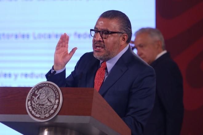 Borra 4T a INE, pluris y hasta regidores