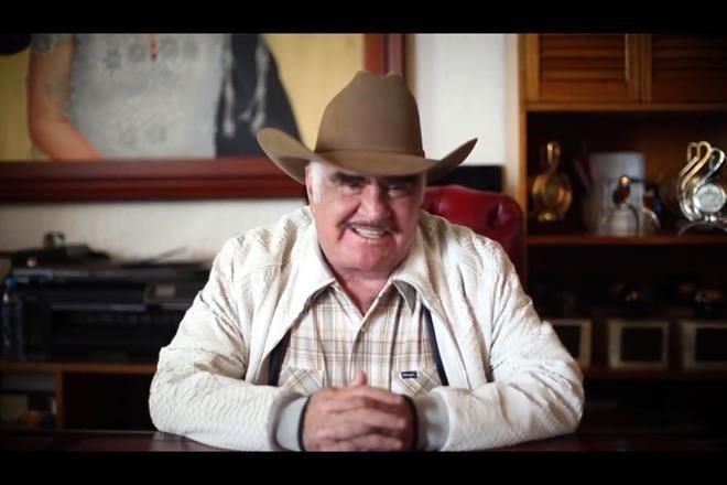 Presenta Vicente Fernández video de su bioserie en Netflix