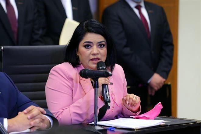 Ligan a sobrina de AMLO a más ‘moches’