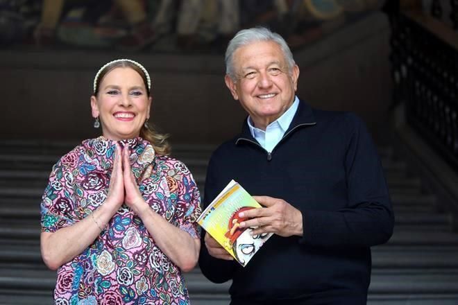 Leen Beatriz y AMLO cuento por Día del Niño