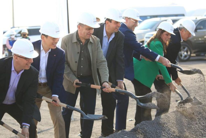 COLOCA MARS PRIMERA PIEDRA DE LA NUEVA PLANTA DE LG-MAGNA, EN RAMOS ARIZPE