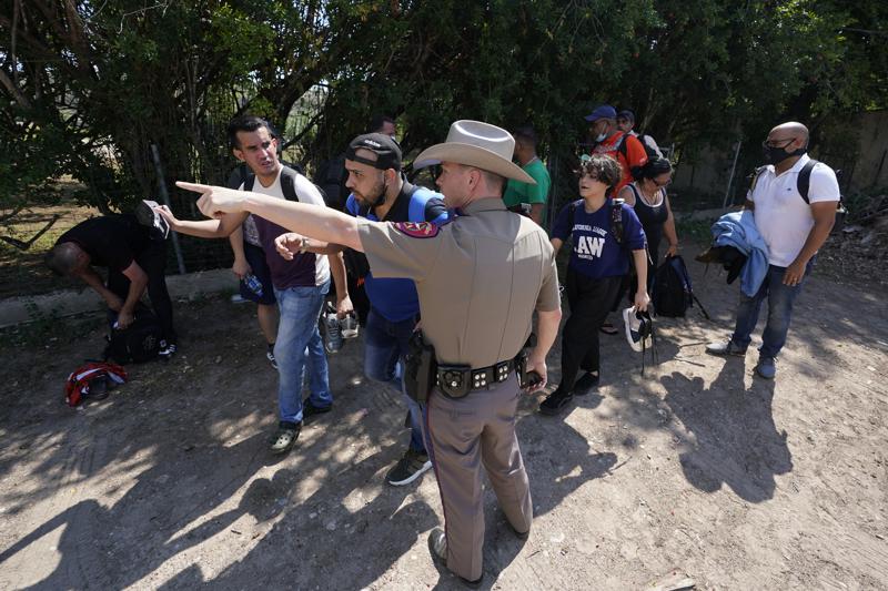 ¿Otro Trump? Así combate Gobernador texano la migración