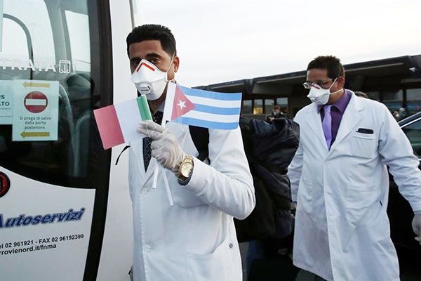 Acusan en EU a México de violar T-MEC por médicos cubanos