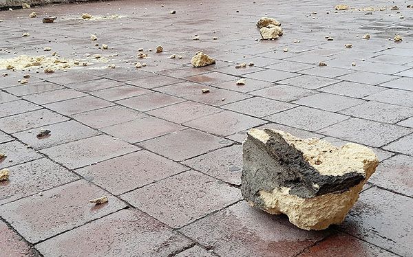 Afectan lluvias torre de Santiago Apóstol