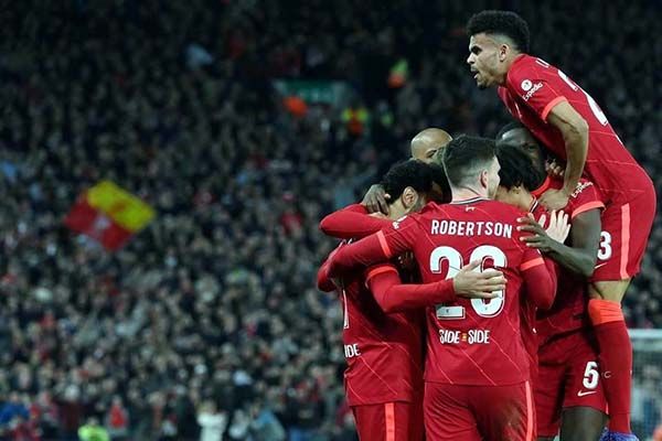 Saca Liverpool ventaja sobre el Villarreal